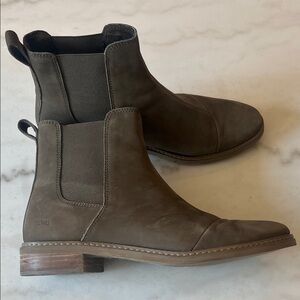 TOMS Brown Chelsea Boots